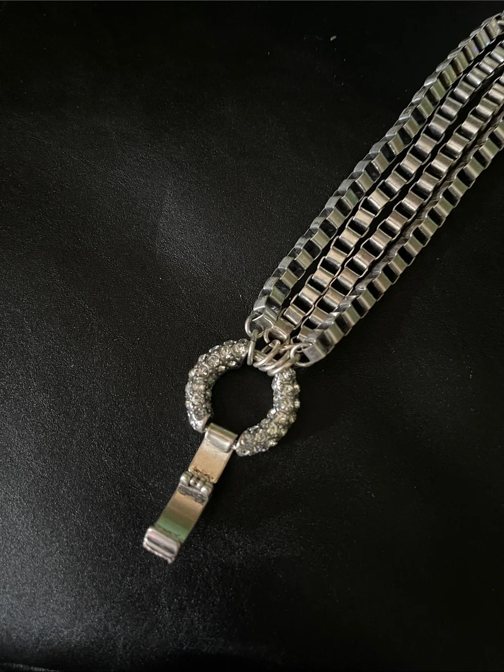 Betsey Johnson Silver-tone Panther 7 in bracelet with Crystal Accents Great Cond - Picture 4 of 10